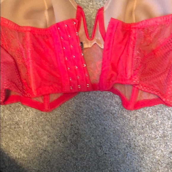 Corset bra from Victoria secret - Picture 3 of 7